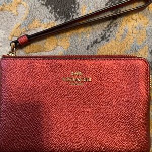 Corner Zip Wristlet